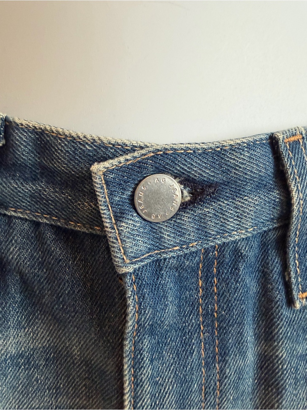 AG Alexxis High Rise Wedgie Distressed Shorts Womens 26R Medium Wash Raw Hem - Picture 7 of 13